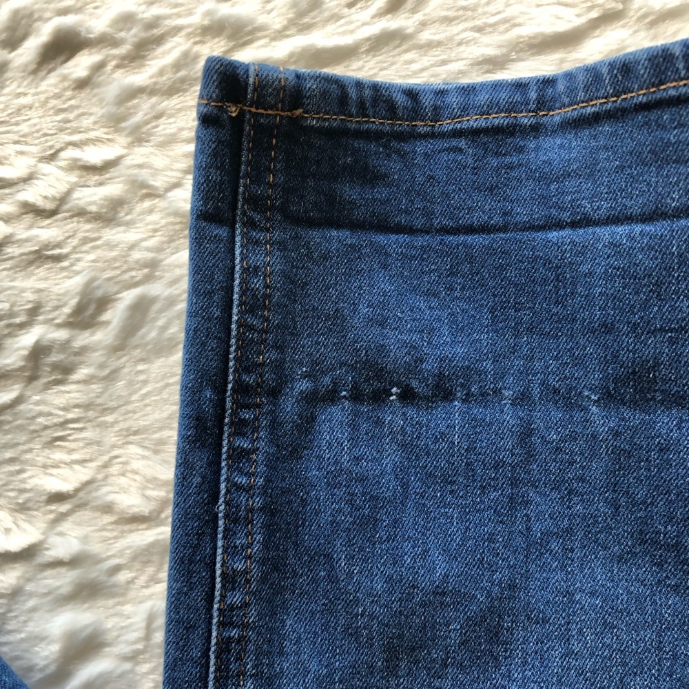 H&M straight leg dark wash blue jeans - Picture 8 of 8